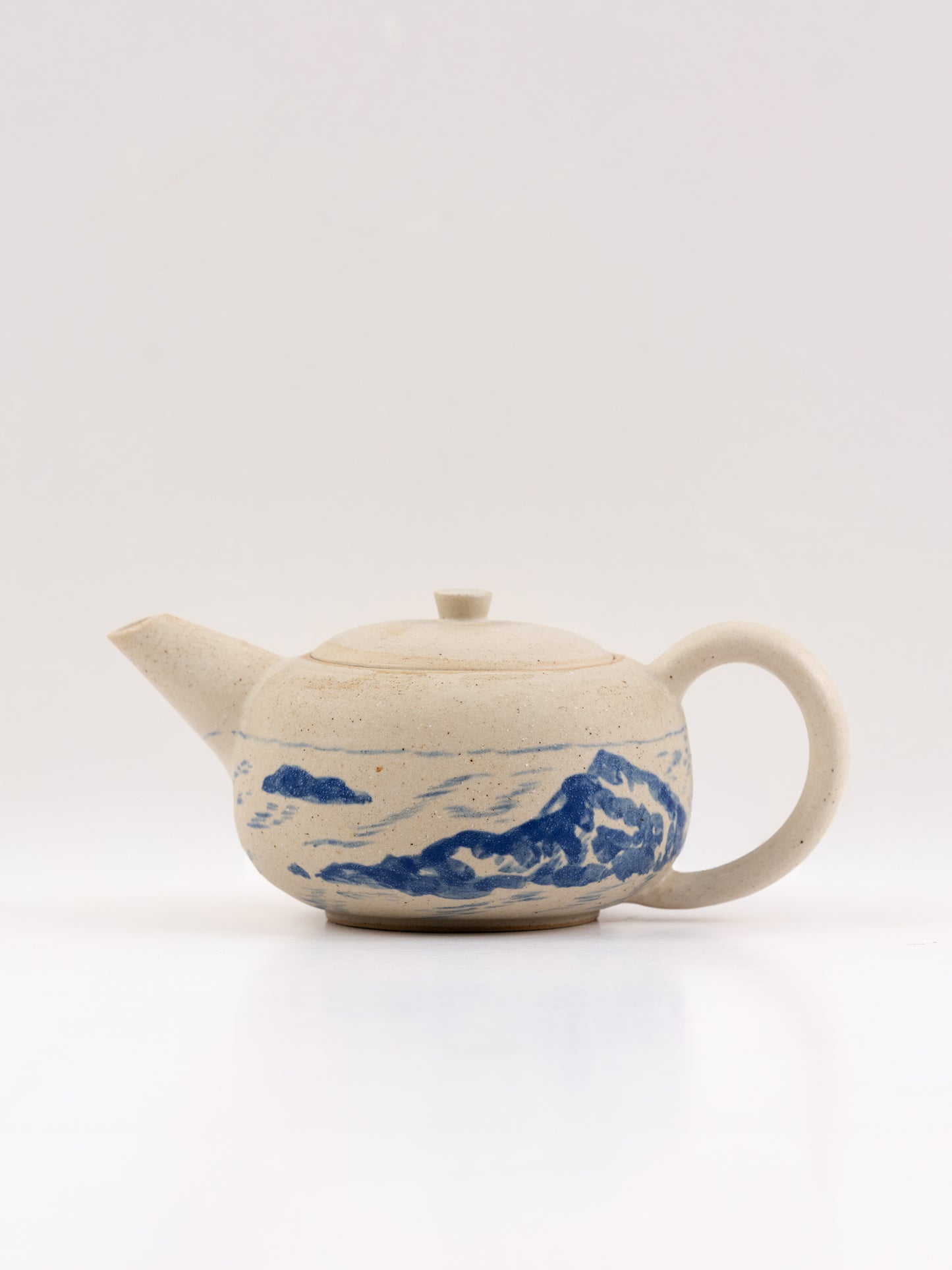 Montagne-Mer Teapot 2023